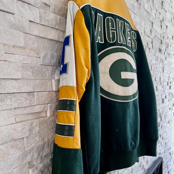 Green Bay Packers Bomber Jacket with leather sleeves, shoulders, trim. - Picture 5 of 10
